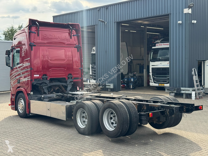 Camión Scania 580 V8 6x2 etarder Full Air WB 4.35