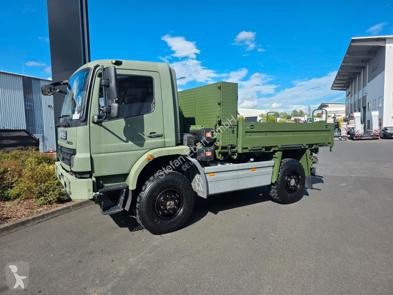 Camión Mercedes 1018 A 4x4 Pritsche mehrfach vorh