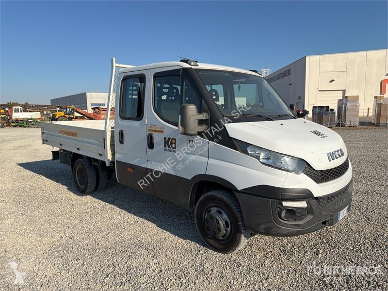 Furgoneta Iveco 35C17 Crew Cab Flatbed Truck