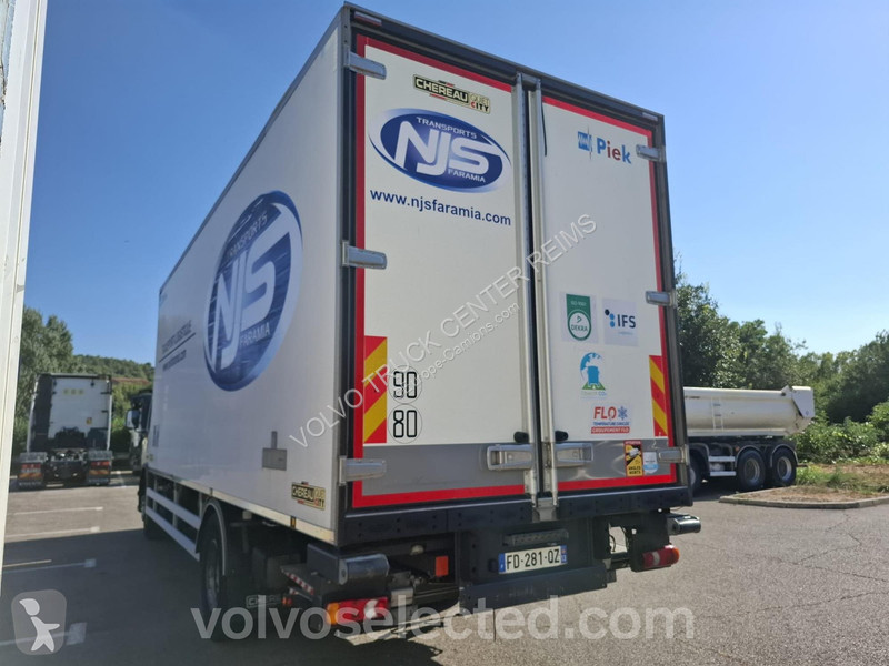 Camión Renault D Wide Renault D Wide 4x2 Box Body
