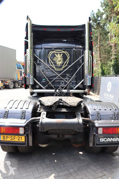 Camión Scania T124 A4X2 NA 470