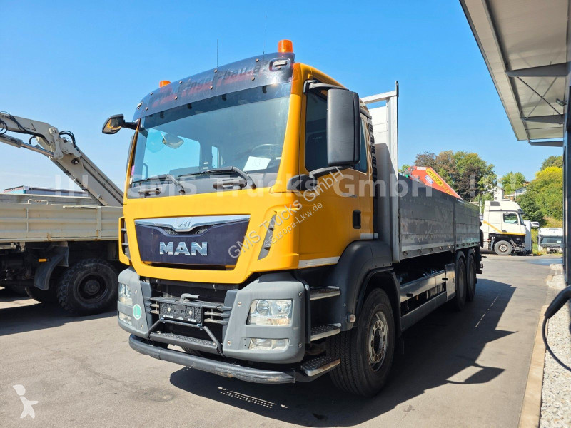 Camión MAN 33.440 / 6X4 / Man+Ret / 19m Kran...