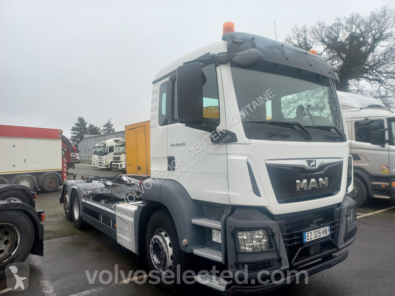 MAN  truck