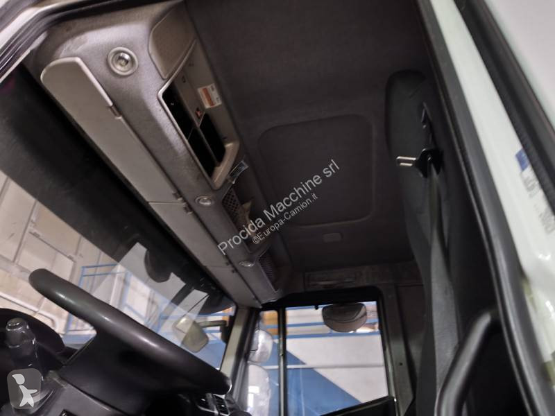 Camión Iveco AD 260 S 31 X/P