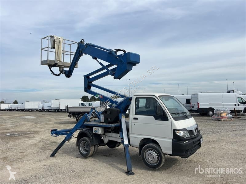 Kamion Comet New Esk 14 14 m on Piaggio Porter...