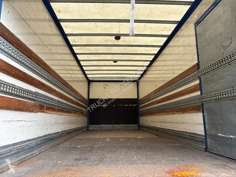 Camión Iveco 120E21 + 4x in stock + euro 6 + lift