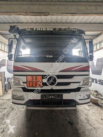 Teherautó Mercedes LKW Tankfahrzeug