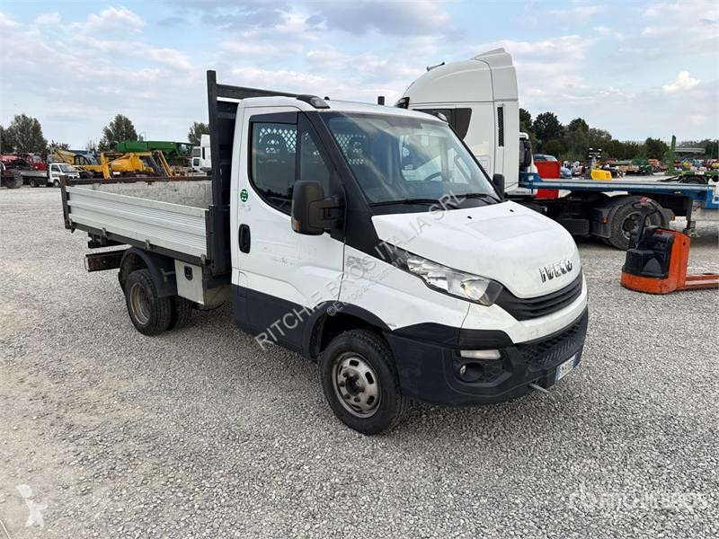 Camión Iveco 35C12 Dump Truck (Inoperable)