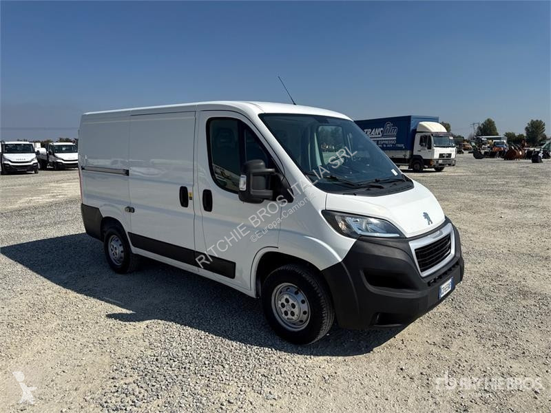 Camión Peugeot 333 L1H1 2.2 BLUEHDI 140CV SeS...