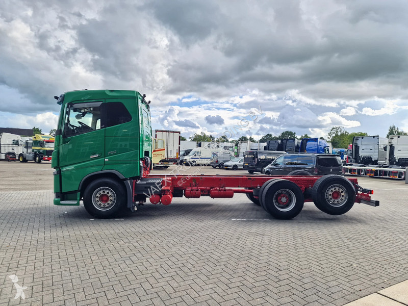 Camión Volvo 16750 6x2*4 - Low roof - 4.60 WB -...