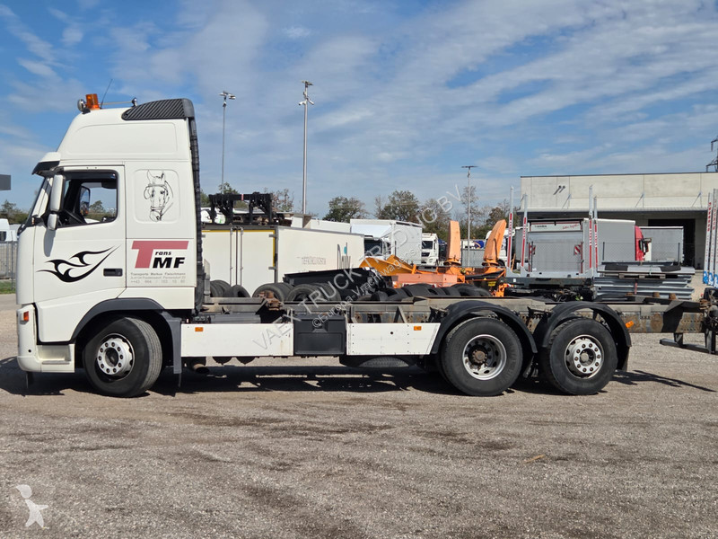 Teherautó Volvo 420 Globetrotter XL 6x2*4 - BDF...