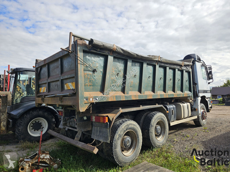 Camión Mercedes 3340
