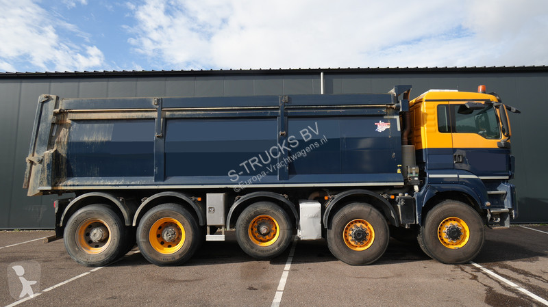 Camión MAN 49.440 10x8 tipper 486.300km
