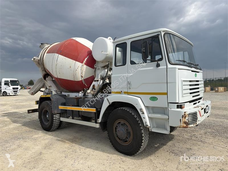 Camion Astra 1 4x2 Mixer Truck