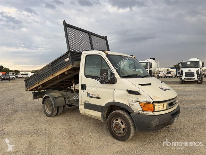 Грузовик Iveco 35A Dump Truck