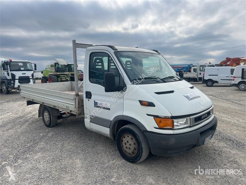 Camion Iveco 29L9 Flatbed Truck
