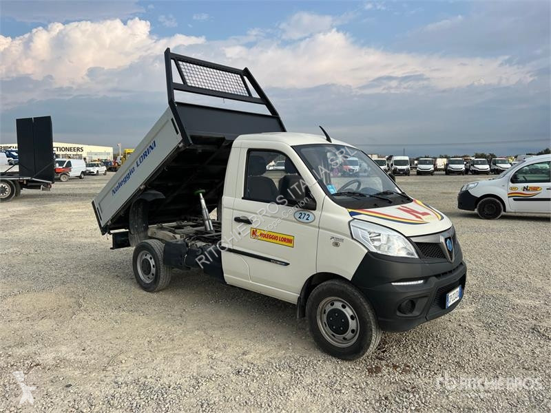 Camion Piaggio NP6 S/A Dump Truck
