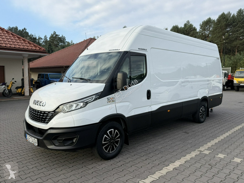 Camião Iveco 35S21