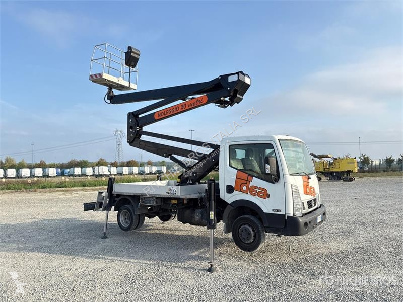 Lastbil Nissan PNT205 NHD 18.1 m on Nissan...