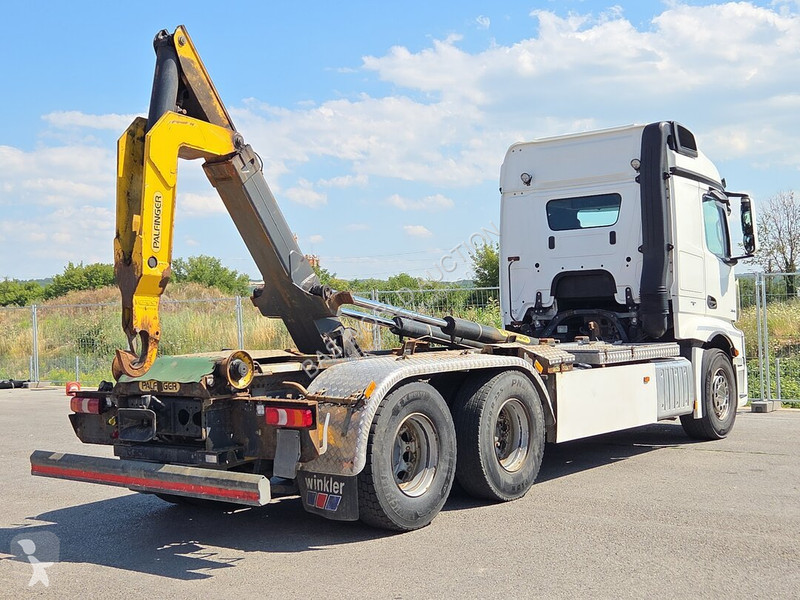 شاحنة Mercedes 2545