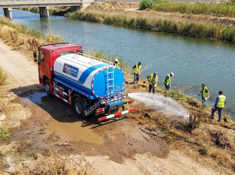 Camion Howo 10-cubic-meter Water Tank Truck 4x2...