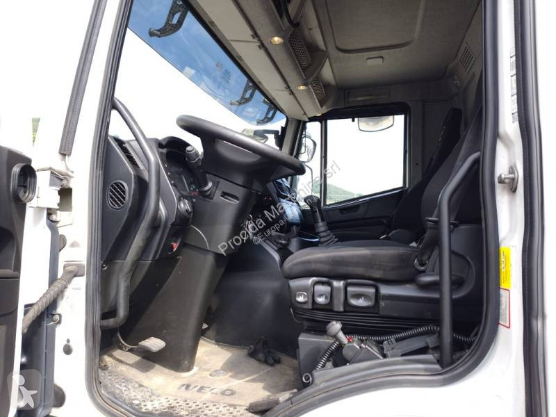 Iveco AD 260 S 31 X/P truck