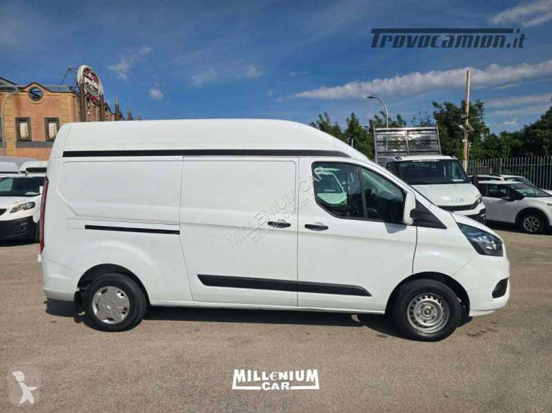 Camion Ford CUSTOM 2021 PASSO LUNGO TETTO ALTO