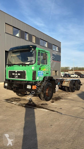 Camion MAN (MANUAL PUMP / POMPE MANUELLE /...
