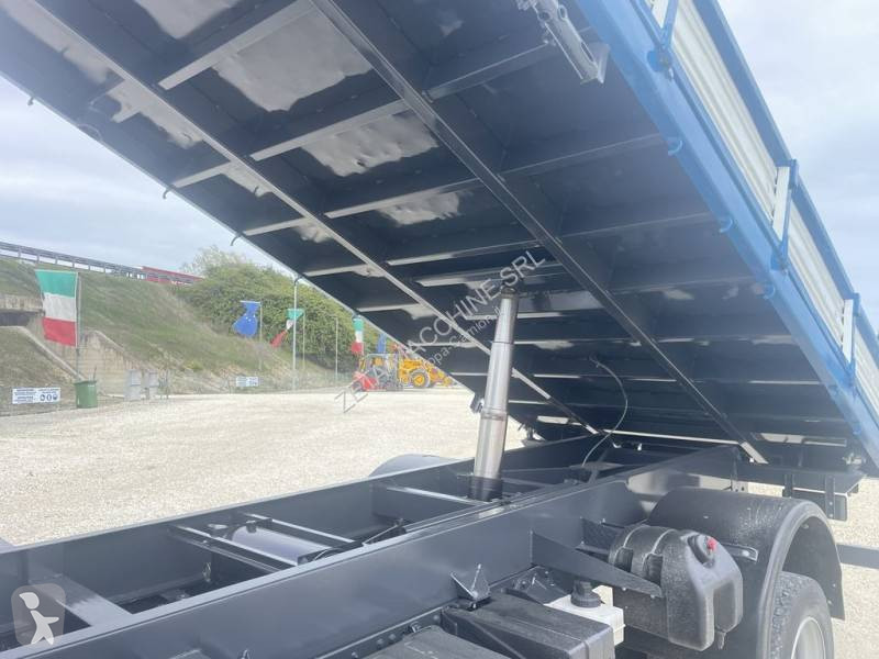 Lastbil Iveco 75 E 18