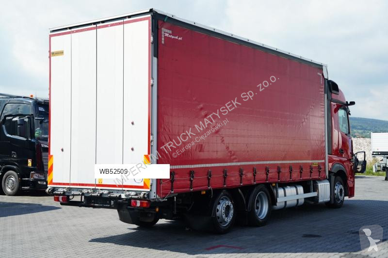 Грузовик Mercedes 2545