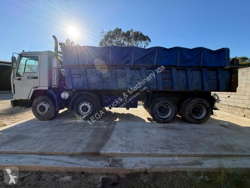 Lastbil Volvo 320