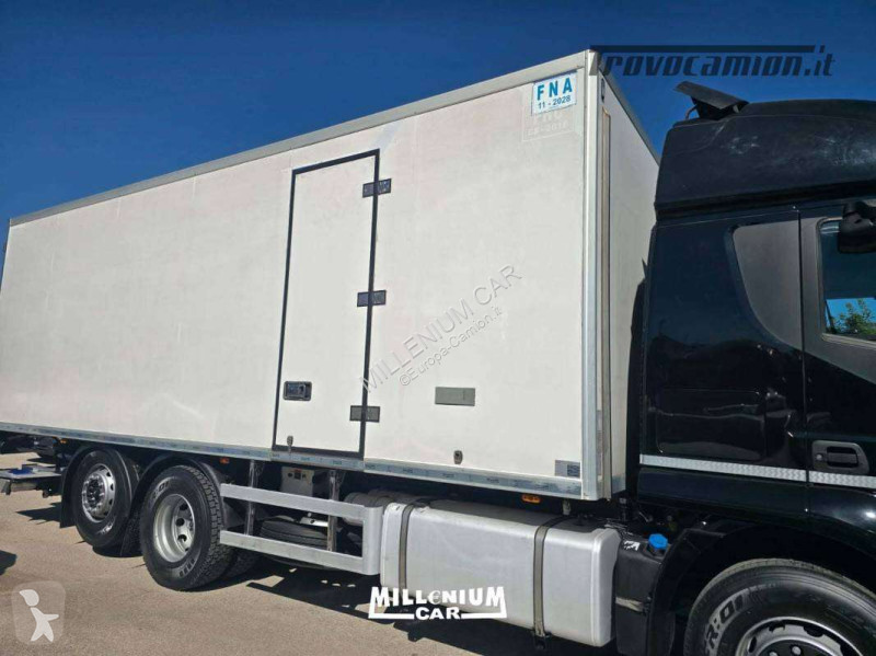 Lastbil Iveco 450 CELLA 7,60 GRUPPO SPONDA ATP...