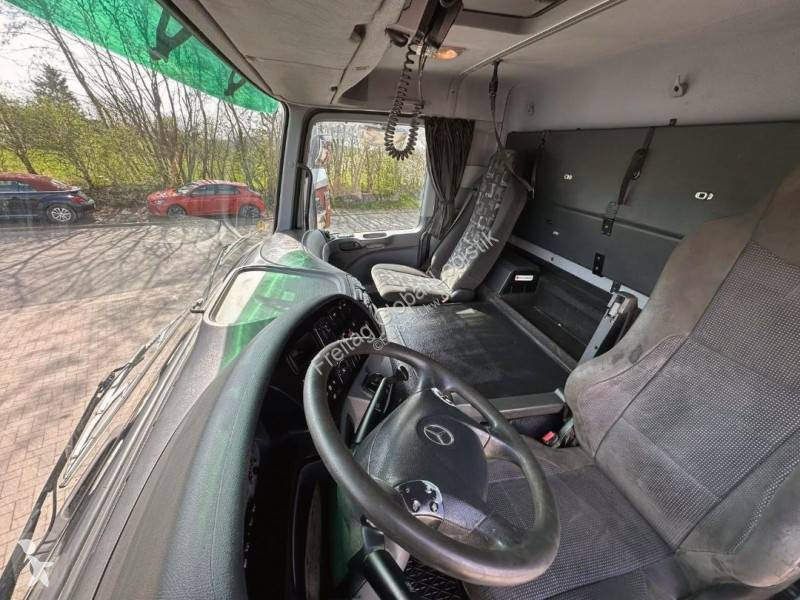 Lastbil Mercedes 3346