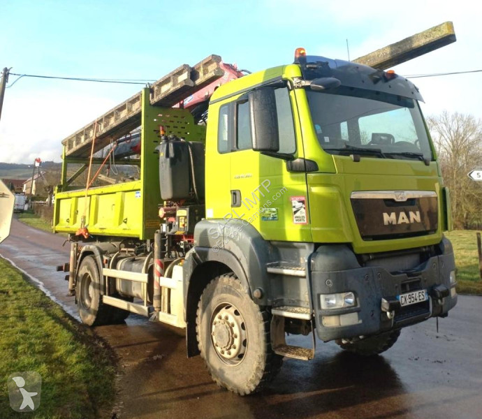 Camión MAN PORTE-POTEAUX 4X4  GRUE FASSI