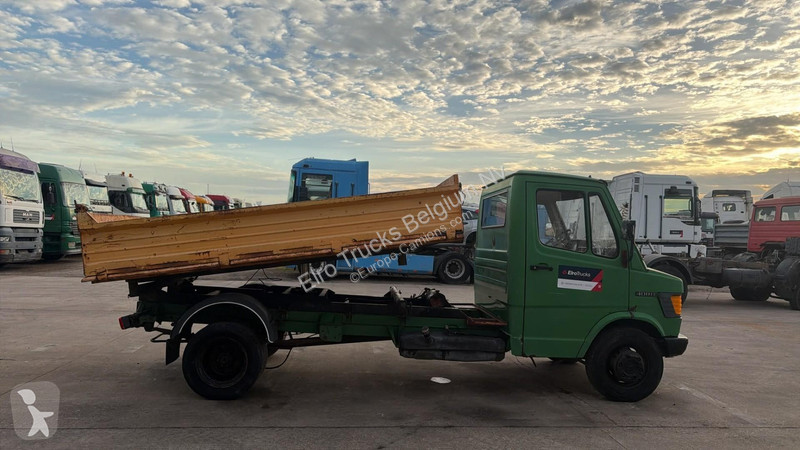 Camión Mercedes 408 (MANUAL PUMP / TIPPER /...