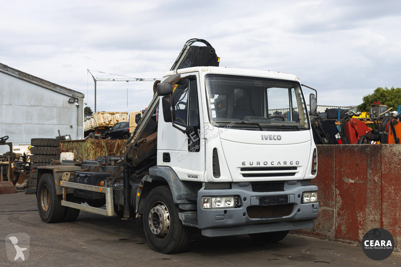 Camión Iveco 180E28 HIAB 122-2 HiDUO LOW KM
