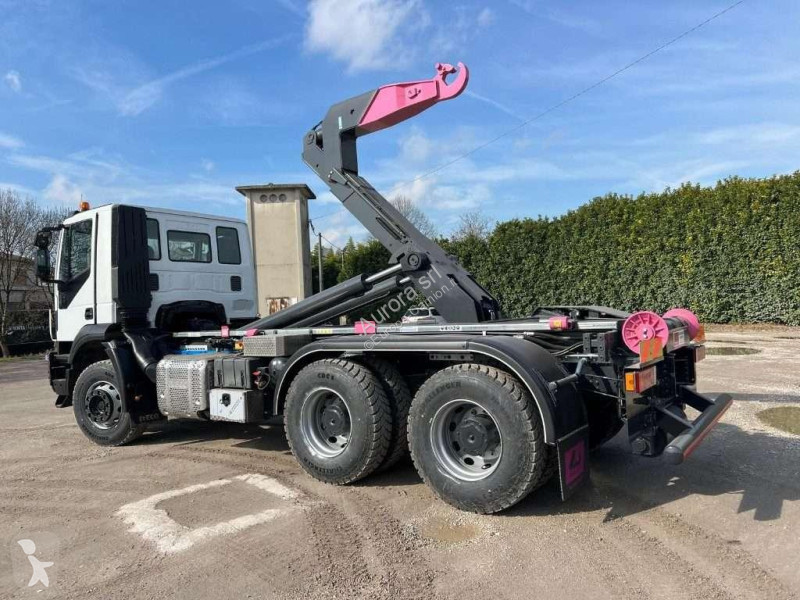 Camion Iveco TRAKKER 360 SCARRABILE 6X4