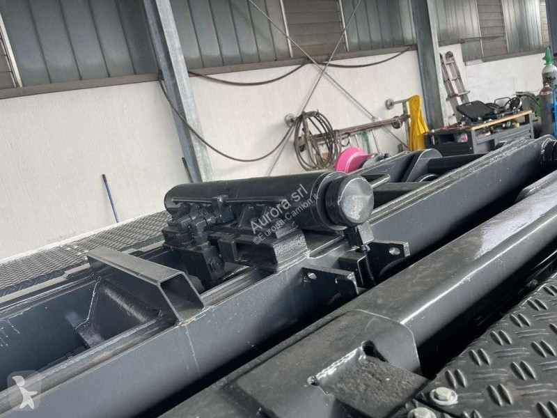 Camion  POSTERIORE INTERNO CON 2 PISTONI