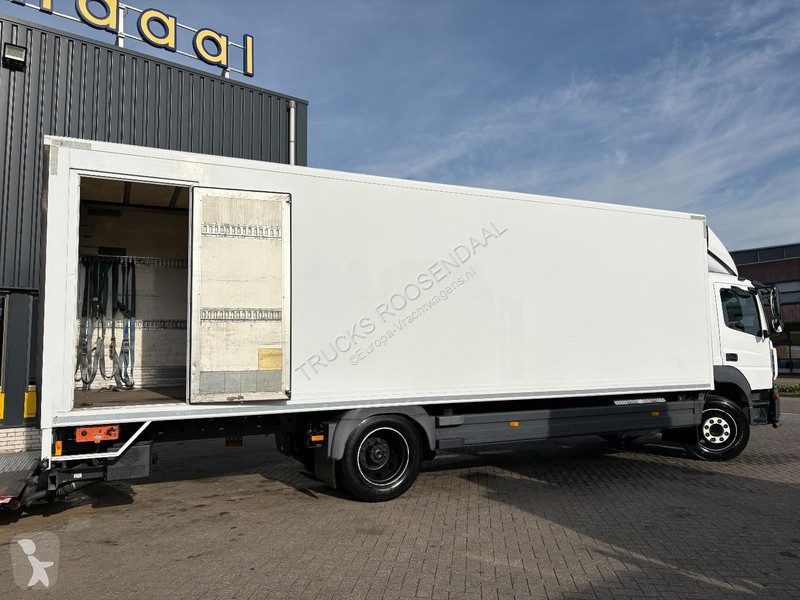 Vrachtwagen Mercedes 1623 + LOADLIFT 2000 KG +...