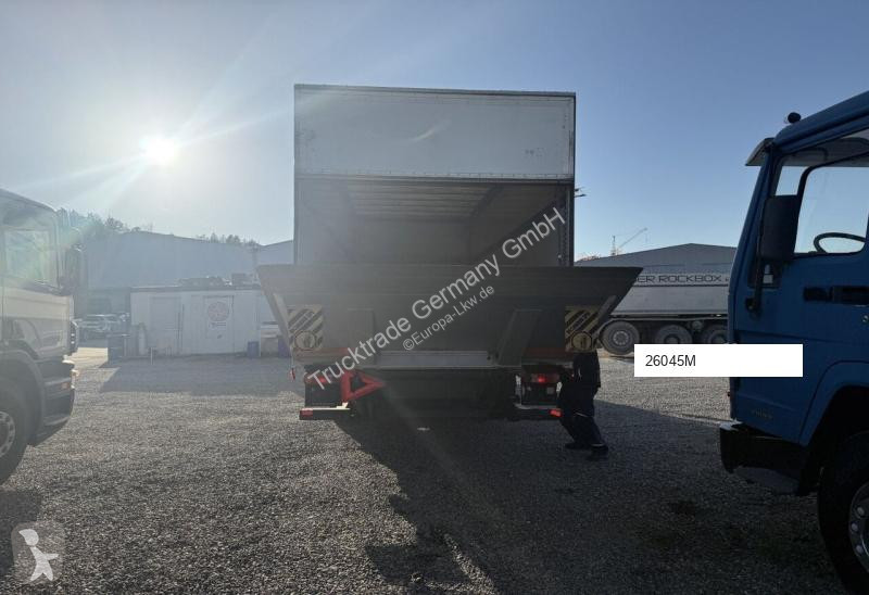 شاحنة Volvo FLL-290