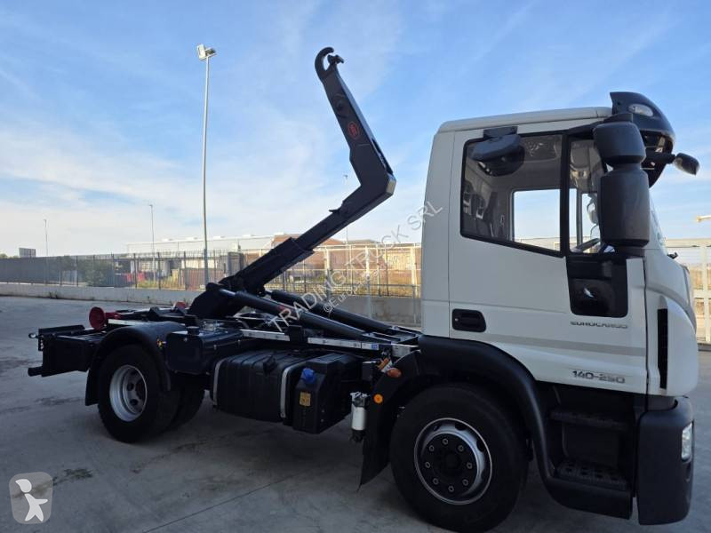 Iveco 140 E 25 truck