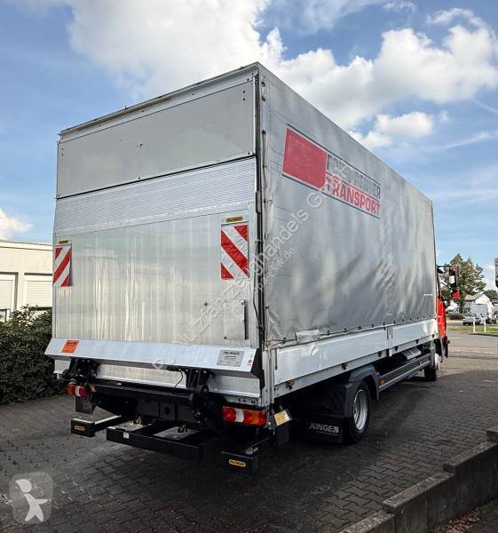 Kamion Mercedes 821