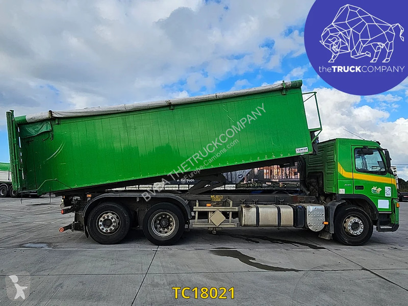 Volvo 440 truck