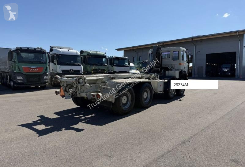 Iveco 300-30 AH truck