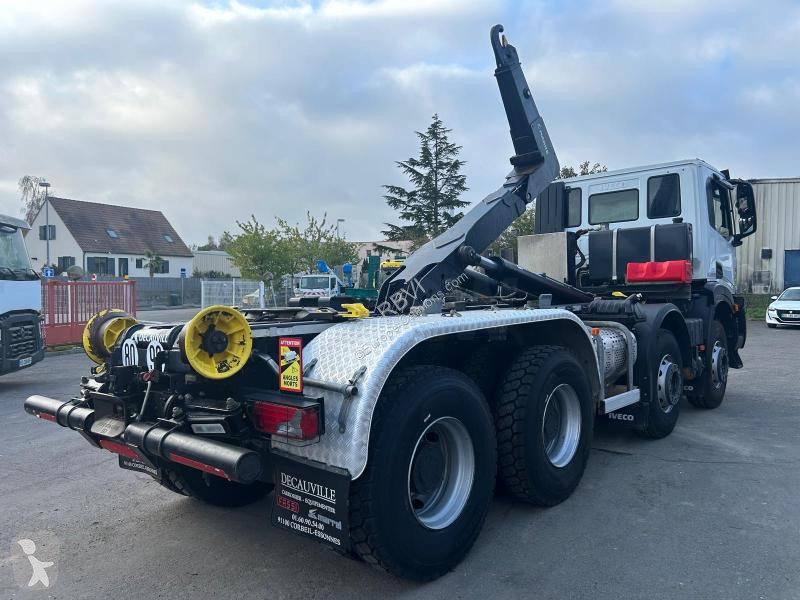 Iveco 480 truck