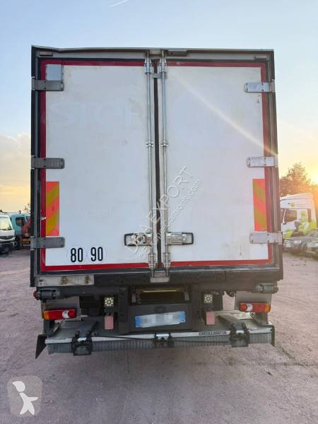 شاحنة Renault 270 DXI