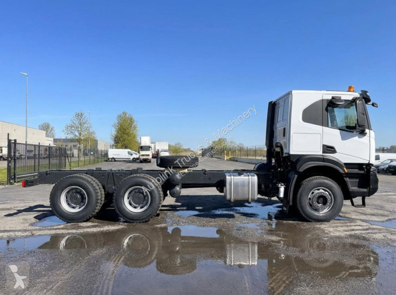 Iveco  T-Way AD380T43 truck