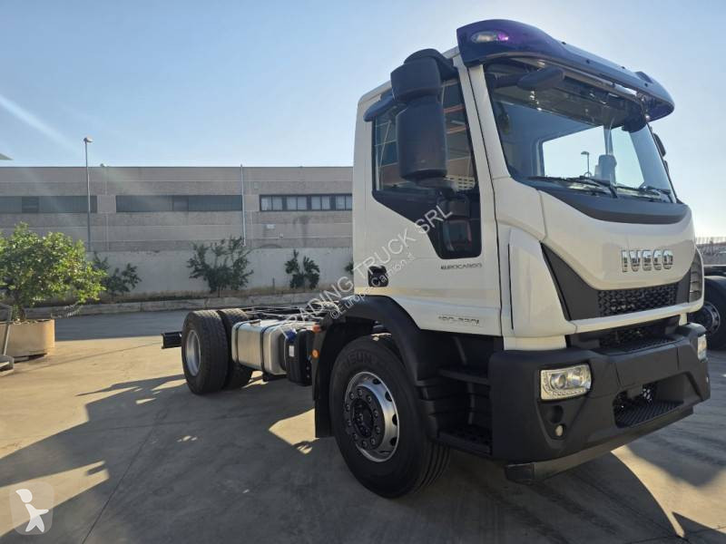 Iveco 180E32 truck