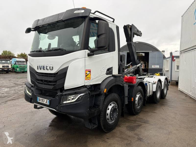 Iveco 480 truck