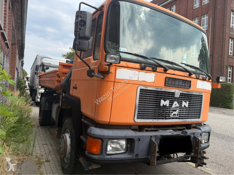 MAN  truck